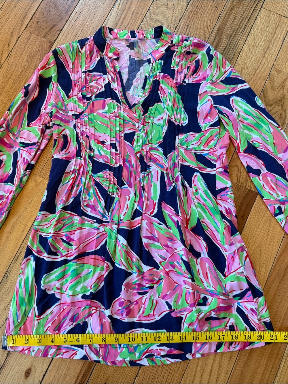 Lilly Pulitzer Sarasota Tunic Top In The Vias Navy Blue Pink Green Floral Sz XXS - Picture 8 of 12